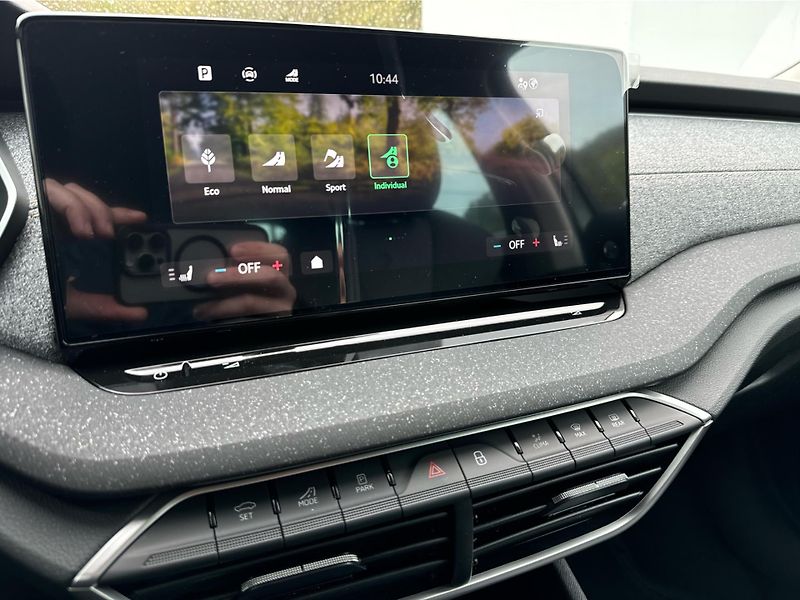Škoda Octavia Combi Top Selection 2,0 TDI 11 - fotka 25 z 26