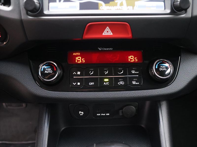Kia Sportage 2,0 CRDI 100KW 4x4 Aut. 1.Maj. - fotka 17 z 25