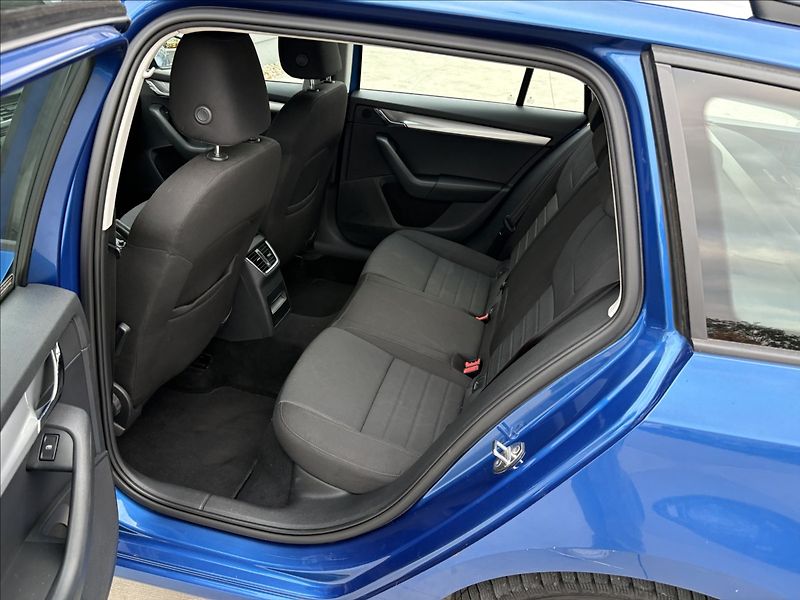 Škoda Octavia 2,0 TDI 110 KW STYLE - fotka 20 z 23