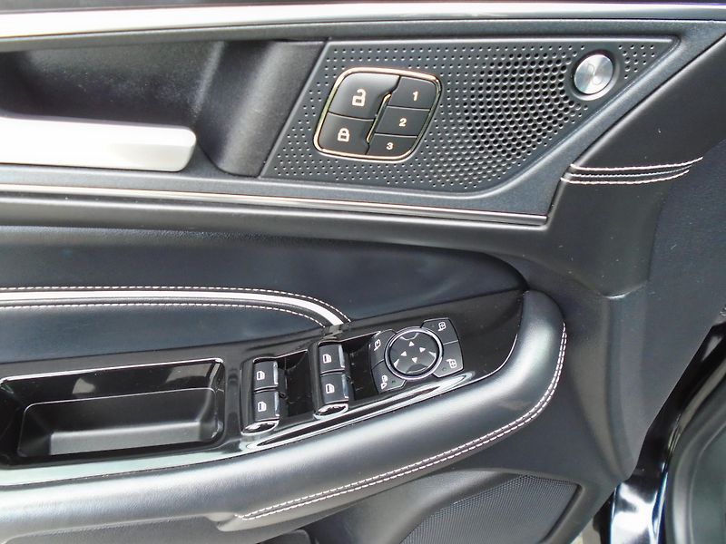 Ford Edge 2,0EcoBlue 175kW 8AT Vignale - fotka 19 z 45