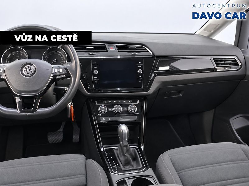 Volkswagen Touran 1,8 TSI 132kW DSG R-Line - fotka 3 z 10