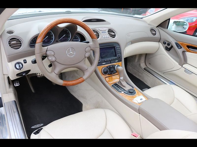 Mercedes-Benz SL 500 V8, facelift, 390 PS - fotka 22 z 44