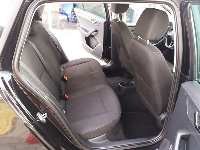 Škoda Rapid 1.2TSi,77kW,TAŽNY,NOVÉ-ROZVODY - fotka 17 z 24