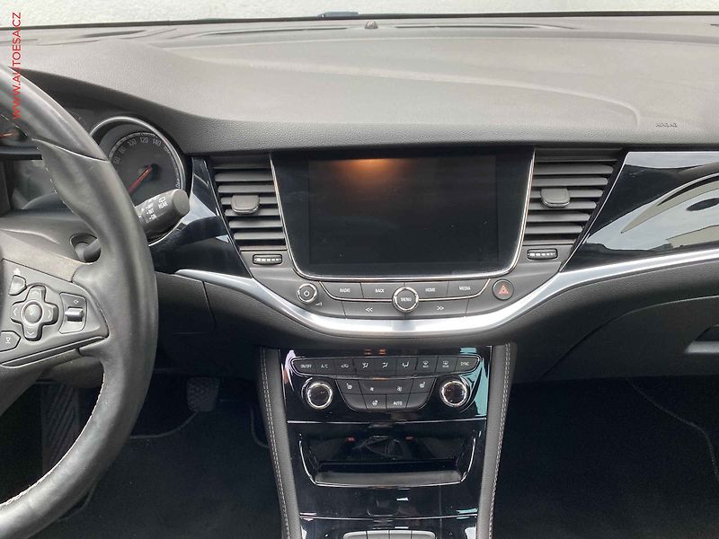 Opel Astra (2015) 1.4 SiDi, Innovation, LED, - fotka 12 z 19
