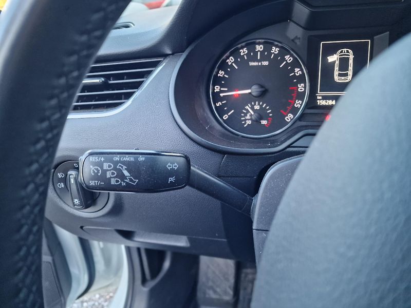 Škoda Octavia 1,6TDI 81KW JOY NAVI - fotka 16 z 19
