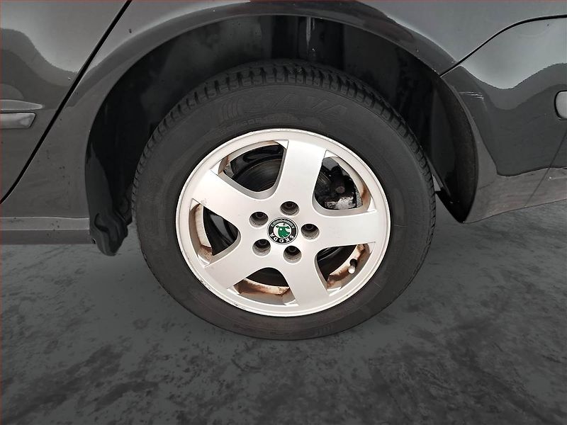 Škoda Fabia (2001) 1.4 16V, nová STK, Tažné - fotka 14 z 15