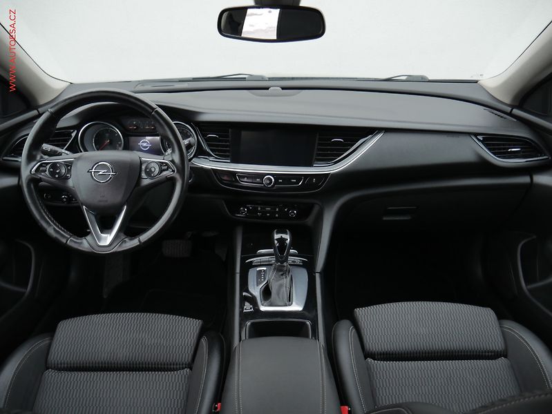 Opel Insignia (2017) 2.0CDTi, AT, LED, park - fotka 8 z 22