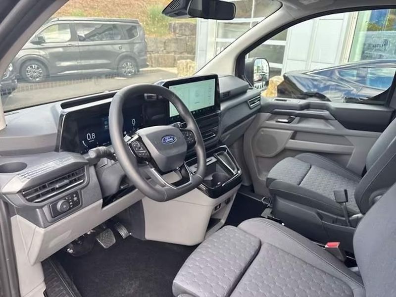 Ford Tourneo Custom (2026) Nugget Titanium 320 L2 - fotka 6 z 16