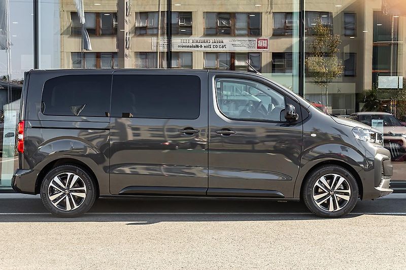 Citroën SpaceTourer 2,2 SHINE M BlueHDi 180k - fotka 5 z 21