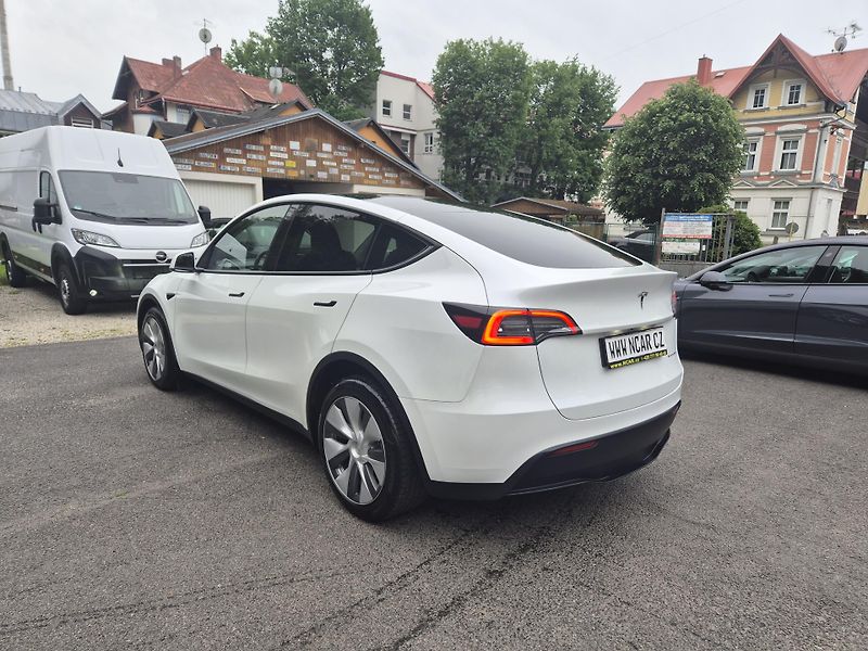 Tesla Model Y LONG RANGE DUAL MOTOR  92% - fotka 4 z 50