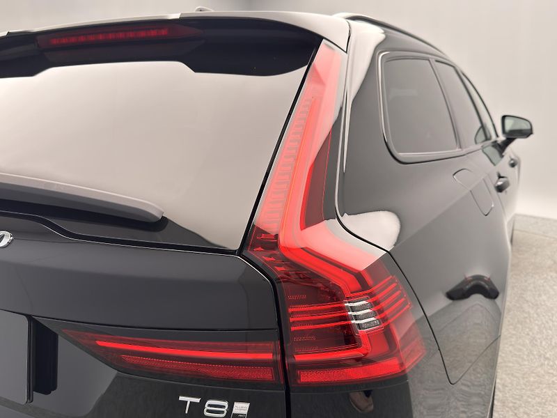 Volvo V90 T8 AWD RECHARGE ULTRA - fotka 23 z 53
