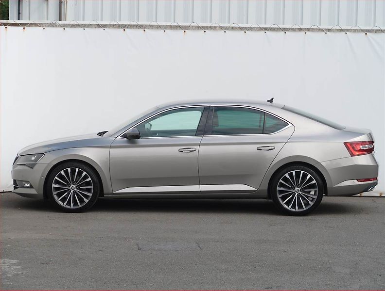 Škoda Superb (2018) Style 2.0 TDI, Automat - fotka 3 z 26