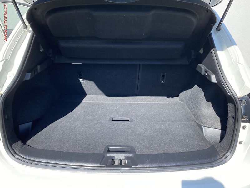 Nissan Qashqai (2015) 1.6 dCi 4x4, Acenta - fotka 7 z 16