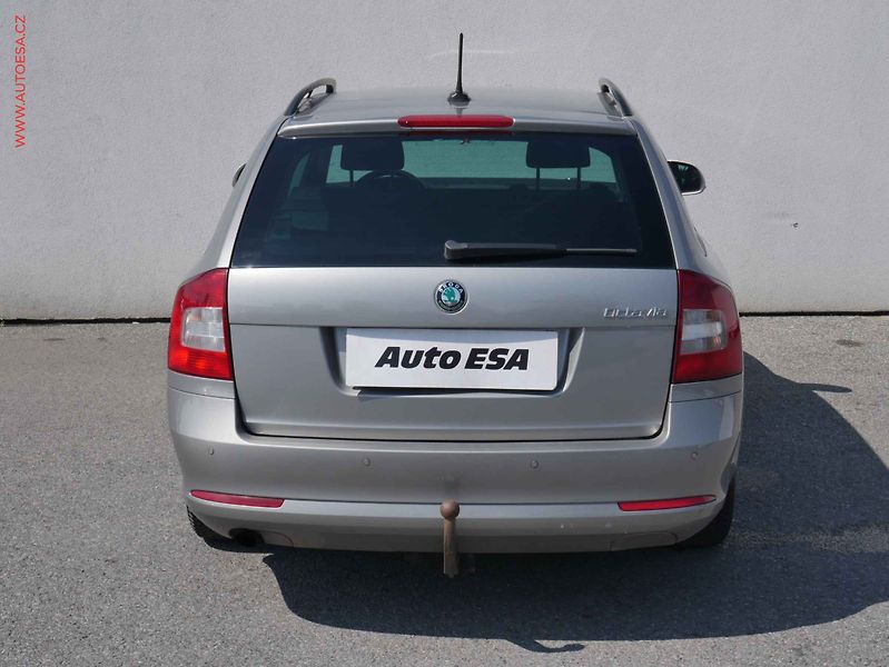 Škoda Octavia (2013) 2.0TDi, DSG, xenon, navi - fotka 5 z 14