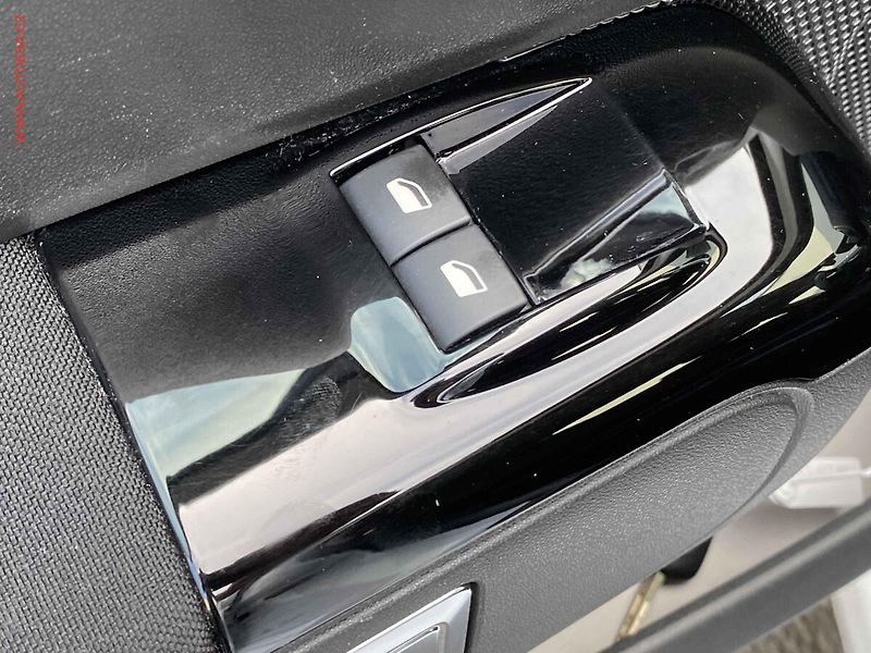 Citroën C3 (2021) 1.2 PT, Feel, LED, navi - fotka 11 z 16