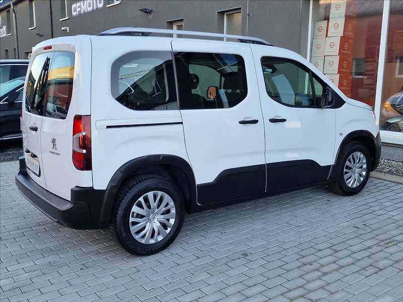 Peugeot Rifter 1.2 PureTech 110 S&S,ČR,1.Maj - fotka 11 z 50