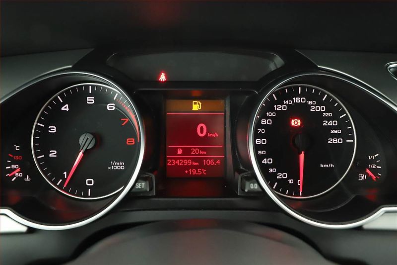 Audi A5 (2009) S-Line 2.0 TFSI, Xenony - fotka 12 z 14