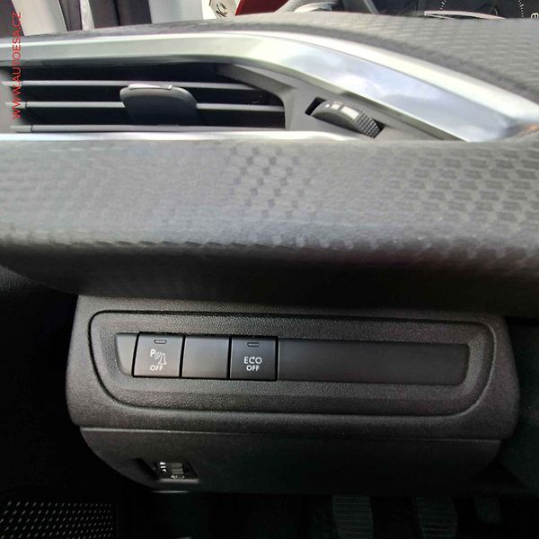 Peugeot 2008 (2019) 1.2PT, 1.maj,ČR, Active, AC - fotka 13 z 19