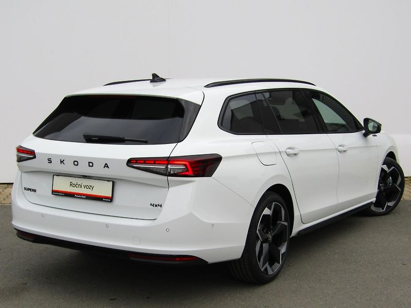 Škoda Superb (2026) Combi Sportline 2.0 TDI 142 kW - fotka 2 z 30