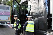 Do jihočeského měření emisí a kontrol u hotelu Sloup na silnici I/3 (bývalá E55) se zapojili policisté krajské dopravní policie, z dálničního oddělení Borek a táborští dopraváci. Vozidla se řidiči naváděli také z blízké dálnice D3.