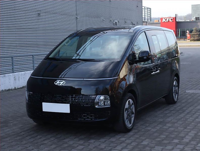 Hyundai Staria (2024) 1.6 T-GDI HEV, SR, 1Maj - fotka 2 z 23