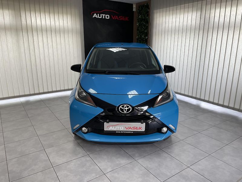 Toyota Aygo 1.0 i AUTOMAT REZERVACE  - fotka 4 z 27