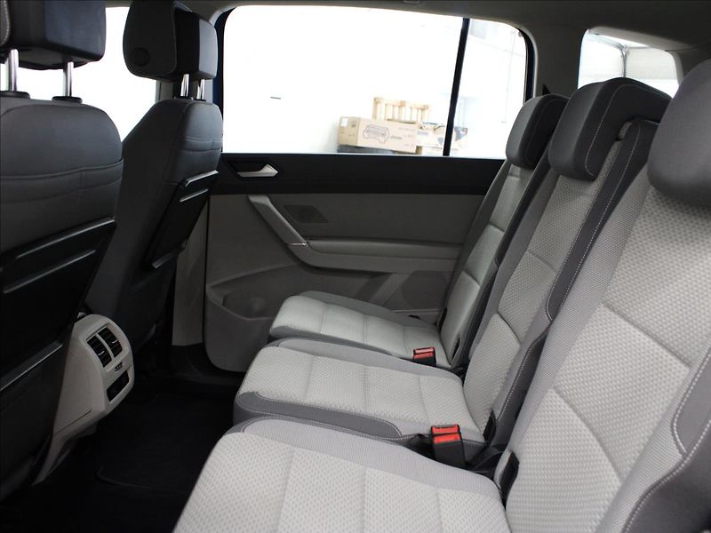 Volkswagen Touran 2,0 TDI 110KW LED 1.majitel - fotka 14 z 30