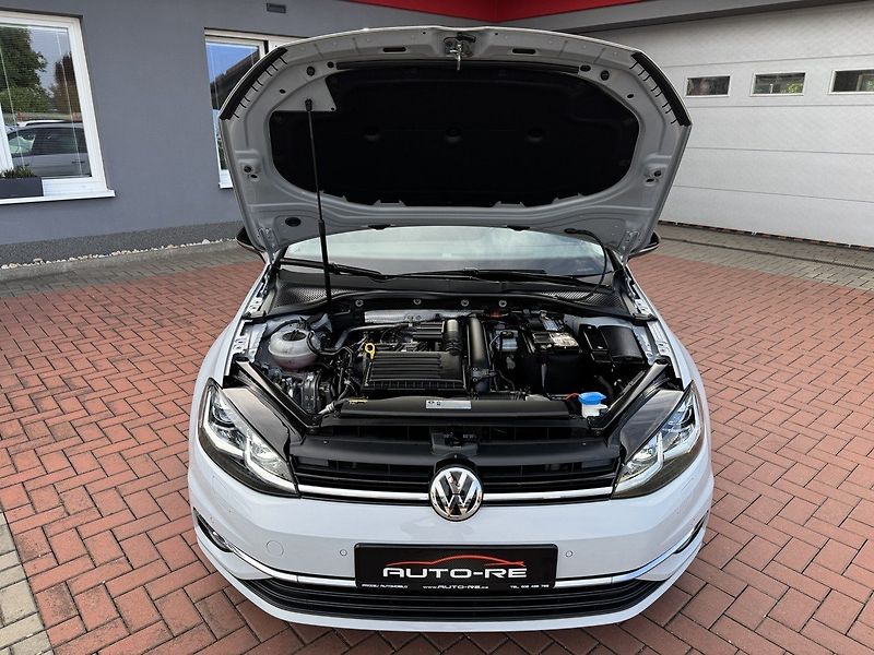Volkswagen Golf (2017) 1.4TSi HighLine LED Navi Pano - fotka 36 z 50