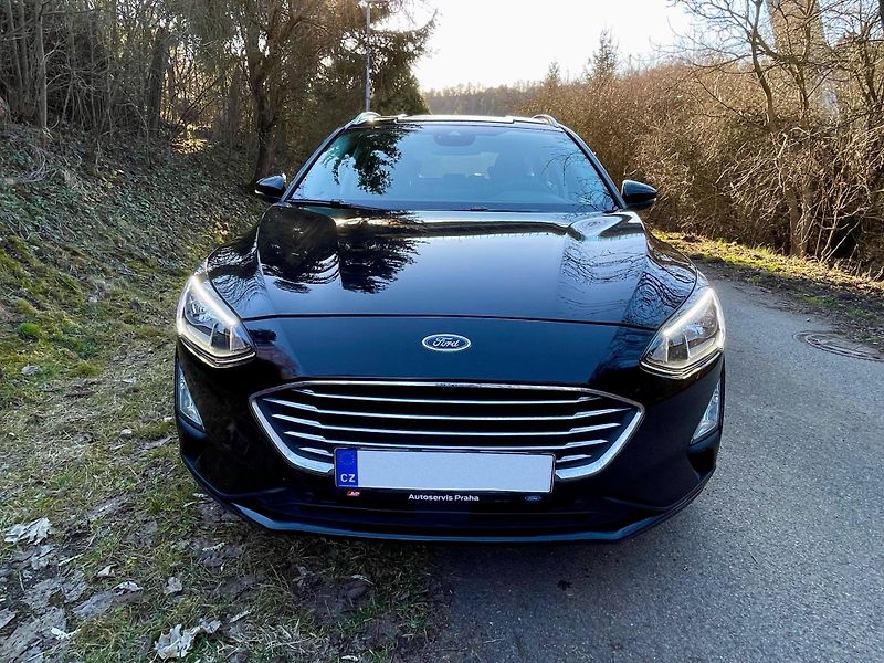 Ford Focus (2021) 1.0 EcoBoost mHEV Titanium - fotka 5 z 36