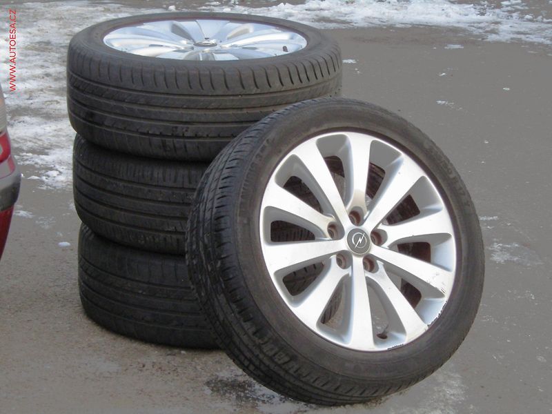 Opel Astra (2010) 1.4i, 2.maj,ČR, AC, navi - fotka 17 z 17