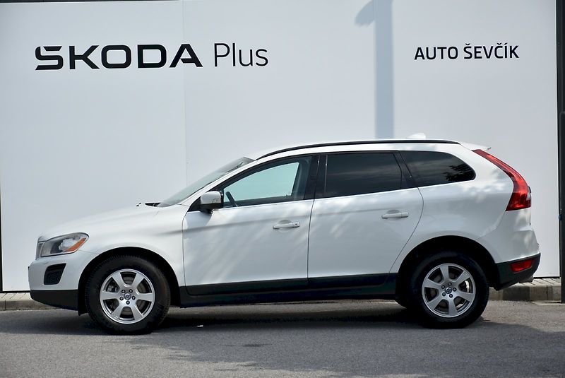 Volvo XC60 (2012) 2.4 D5 120kw 4x4 - fotka 3 z 20