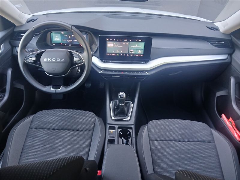 Škoda Octavia 1,5 TSI Vyhřívané př. okno Taž - fotka 12 z 27