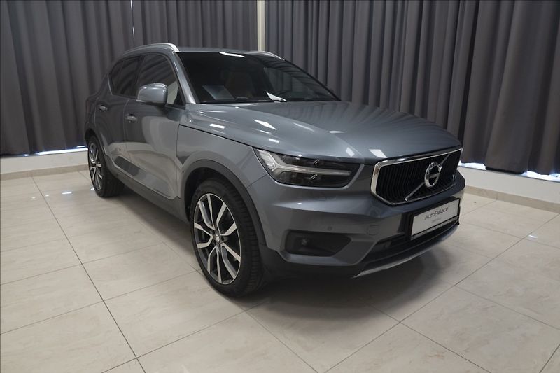 Volvo XC40 2,0 D4 AWD NAVI KAMERA TAŽNÉ - fotka 3 z 46