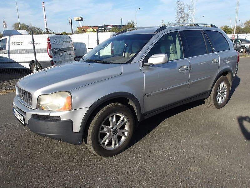 Volvo XC90 2,4D5 136 kW ČR Serv.kn! - fotka 1 z 45