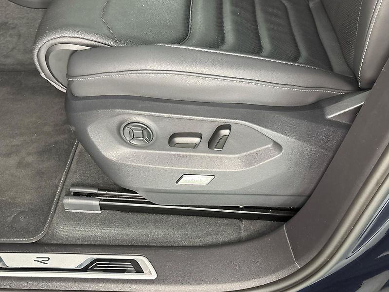 Volkswagen Touareg R-Line 4MOT - fotka 28 z 33