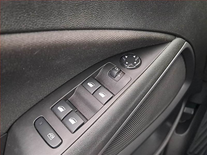 Opel Crossland X (2022) 1.2 Turbo, ČR,1.maj - fotka 19 z 19