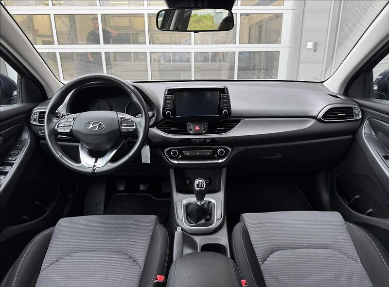 Hyundai i30 1,5 i  WG Comfort Alu 16 - fotka 14 z 25