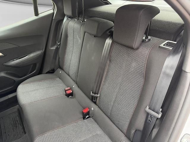 Peugeot 2008 (2026) STYLE Hybrid 110 e-DCS6 - fotka 13 z 15