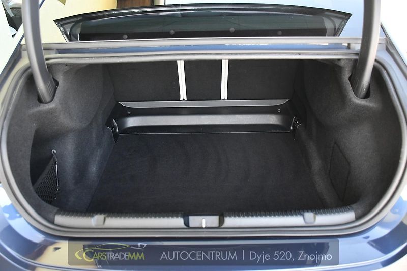 Mercedes-Benz EQE 500 AMG 4MATIC  - fotka 44 z 53