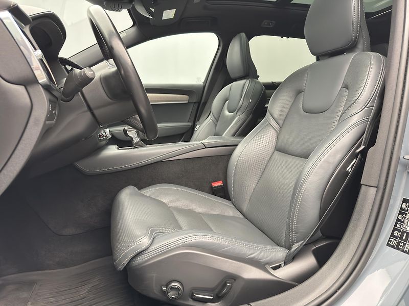 Volvo V90 CC D4 AWD PRO AUT - fotka 4 z 52