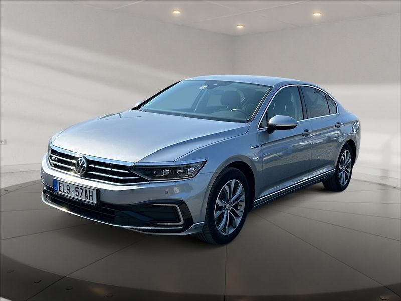 Volkswagen Passat 1,4 TSI Hybrid GTE AT - fotka 3 z 11