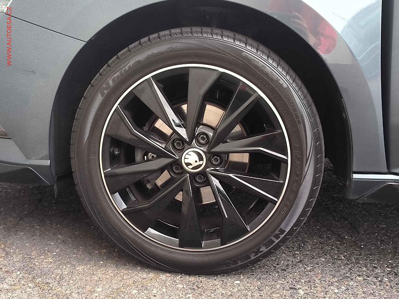 Škoda Fabia (2018) 1.0 TSi, Monte Carlo, panor - fotka 17 z 19