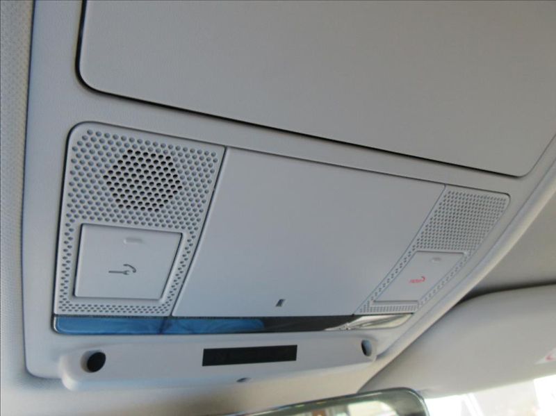 Land Rover Defender 2,0 D200 110,1.Maj, ČR, DPH - fotka 28 z 44