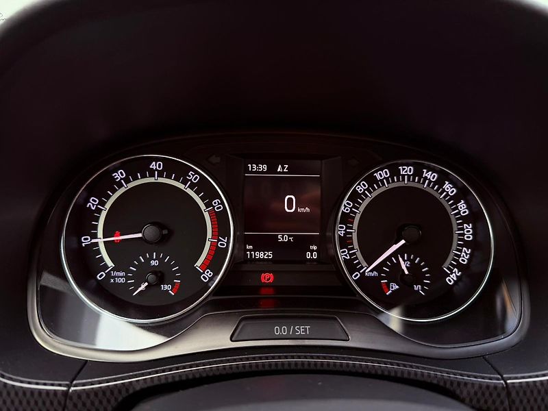 Škoda Fabia 1.0 TSi Monte Carlo, Tažné - fotka 21 z 28