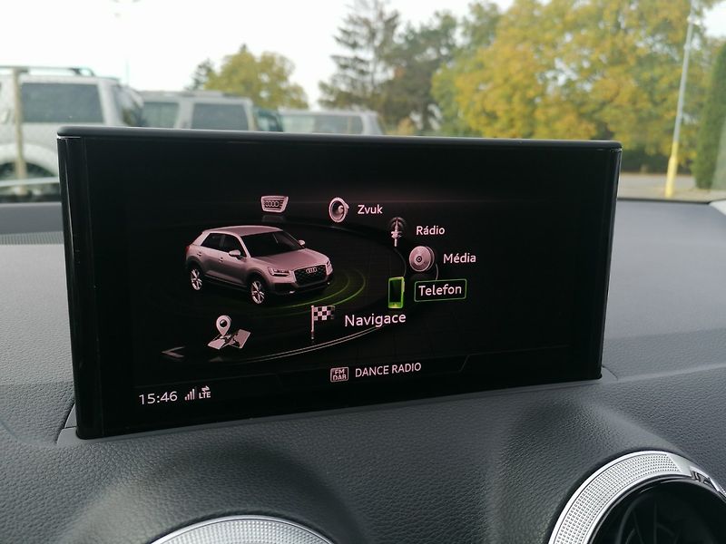 Audi Q2 (2021) 1.5 35 TFSi S-Tronic S-Line - fotka 22 z 28