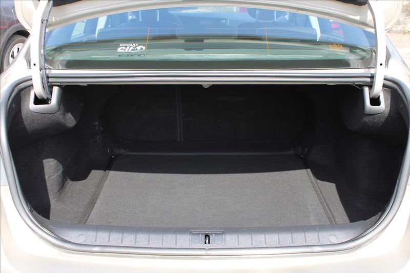 Renault Latitude 2,0 dCi  NOVÉ V ČR,AUTOMAT - fotka 24 z 30