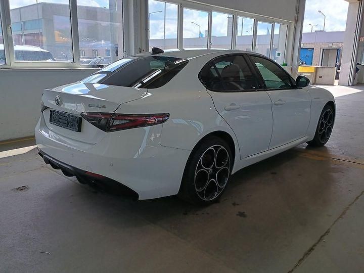 Alfa Romeo Giulia 2,0T 16V 206kW AT8-Q4 VELOCE - fotka 4 z 10