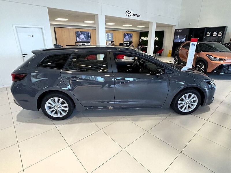 Toyota Corolla 1,8   TS Comfort Tech HEV - fotka 8 z 10