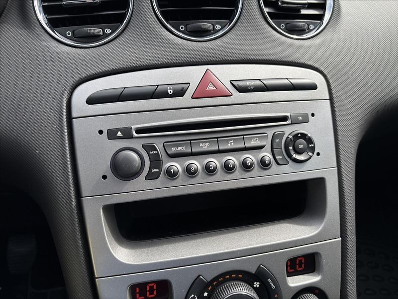 Peugeot 308 1,6 VTi 88kW NOVÉ ROZVODY - fotka 20 z 29