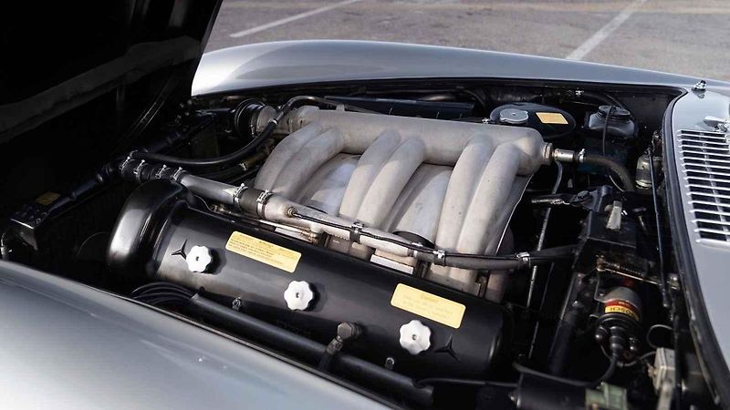 Mercedes-Benz 300SL zpěváka Adama Levine